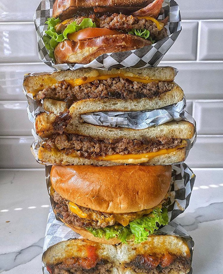 Courtesy-of-Malibu's-Burgers1.jpg